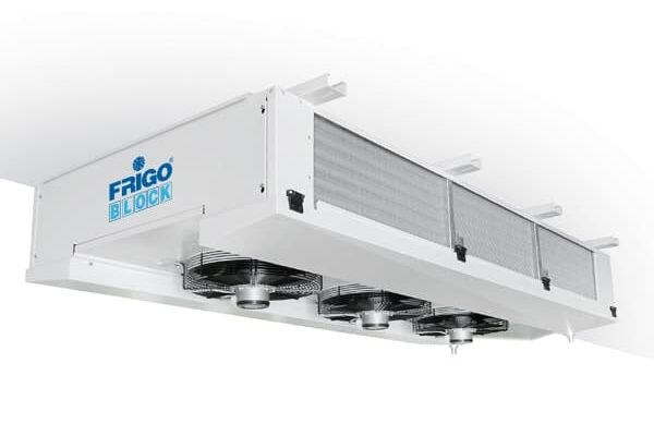 evaporadores de tipo doble flujo marca frigoblock en fondo blanco